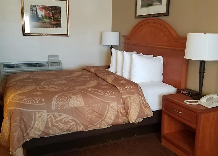 Western Paradise Hotel Savoy