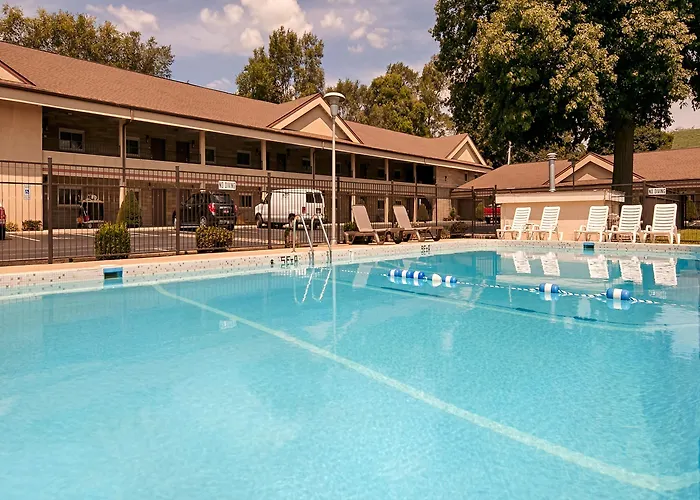 Western Paradise Hotel Savoy